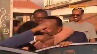 Dr. Abiy in Asmara - passionate hugs and kisses by Eritreans