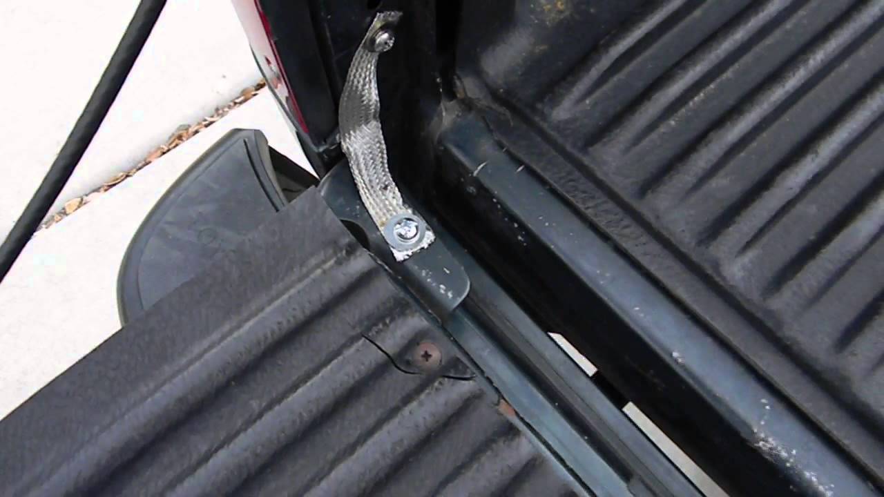 Tarheel Screwdriver Antenna Installation Toyota Tacoma KM2U 10 thru 80 MHZ - YouTube