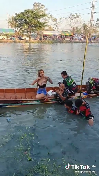 susu gede di perahut 🗿