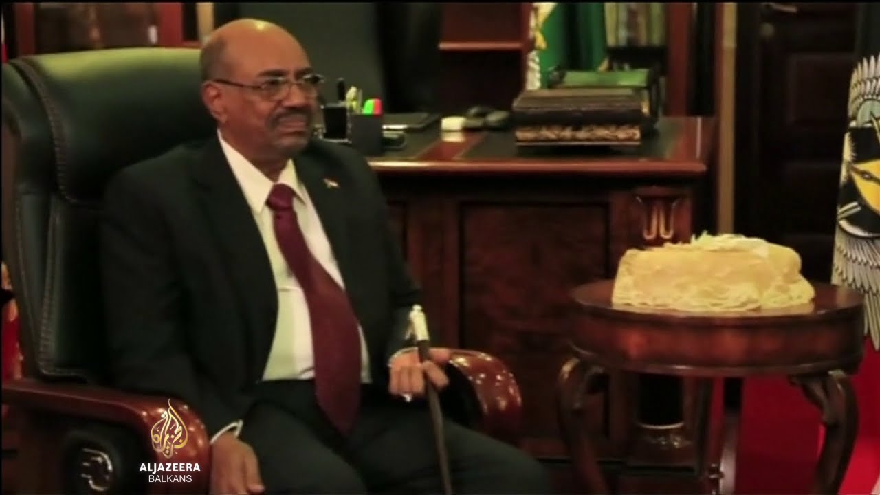 عمر البشير: توجيه اتهامات بارتكاب جرائم حرب إلى الرئيس السوداني