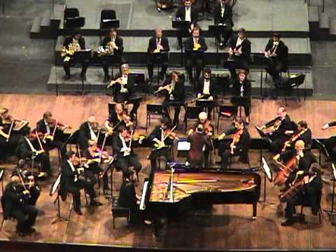 Martha Argerich . Beethoven Piano Concerto N3 1st ...