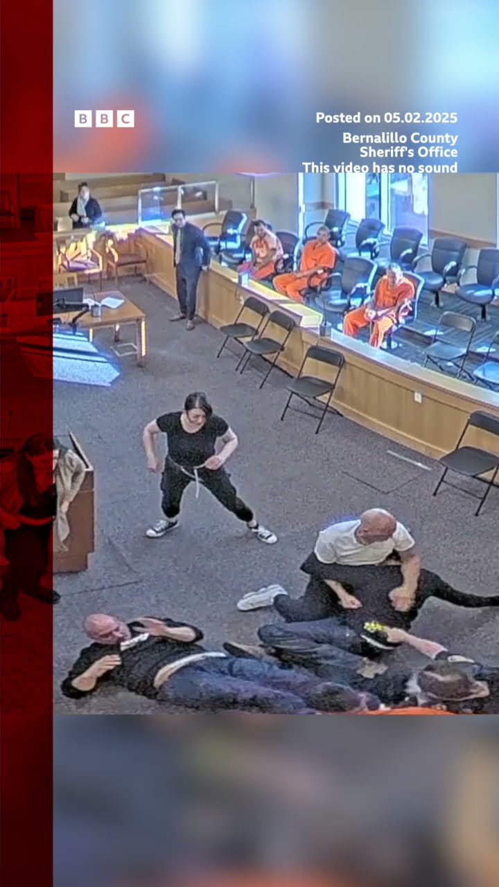 Victim's family attacks murder suspect in US court. #Court #US #BBCNews