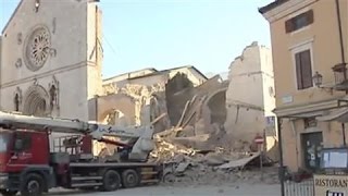 Italy Hit by Powerful Earthquake