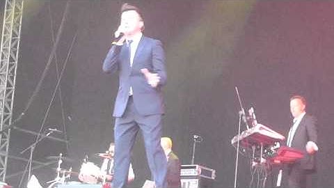 Uptown Funk - Rick Astley - RELOAD FESTIVAL 2015