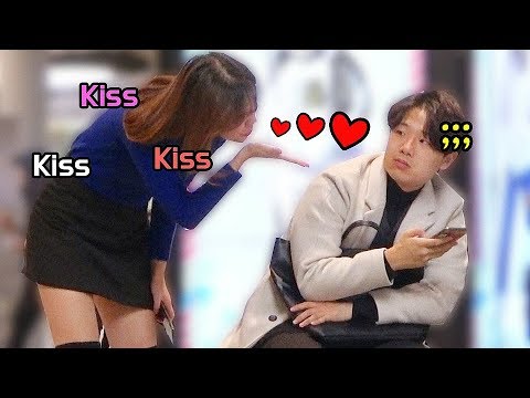 [korean-prank]how-to-seduce-strangers-in-a-sexy-way