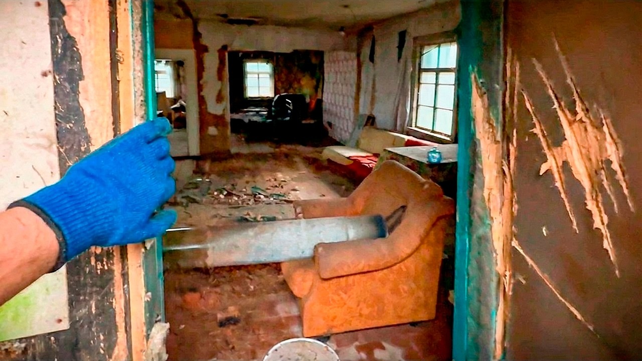 They left this to ROT?! Incredible treasures in an abandoned house!