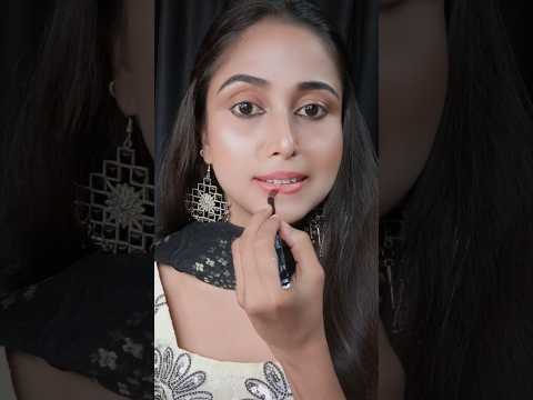 Viral Eyeshadow Lipstick
