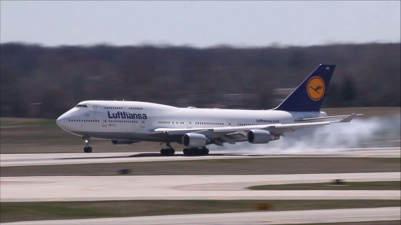 Lufthansa Boeing 747-400 Landing in Detroit | D-ABVO | HD Video