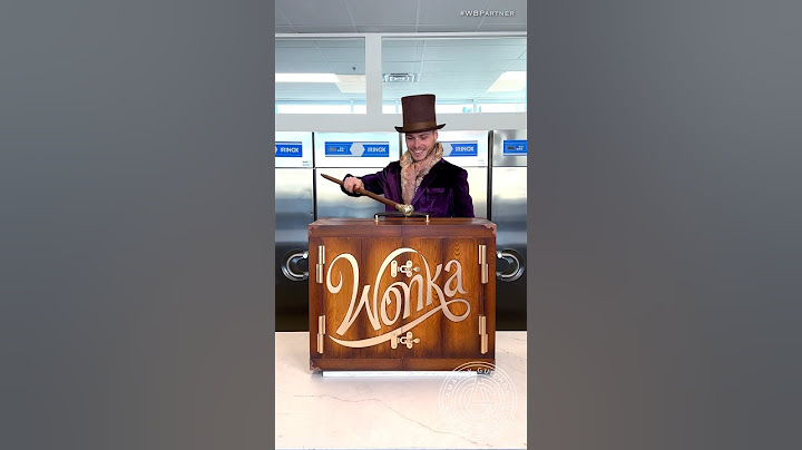 The Magical Chocolate Luggage 🧳! Do you like the costume? 🎩  #amauryguichon #chocolate