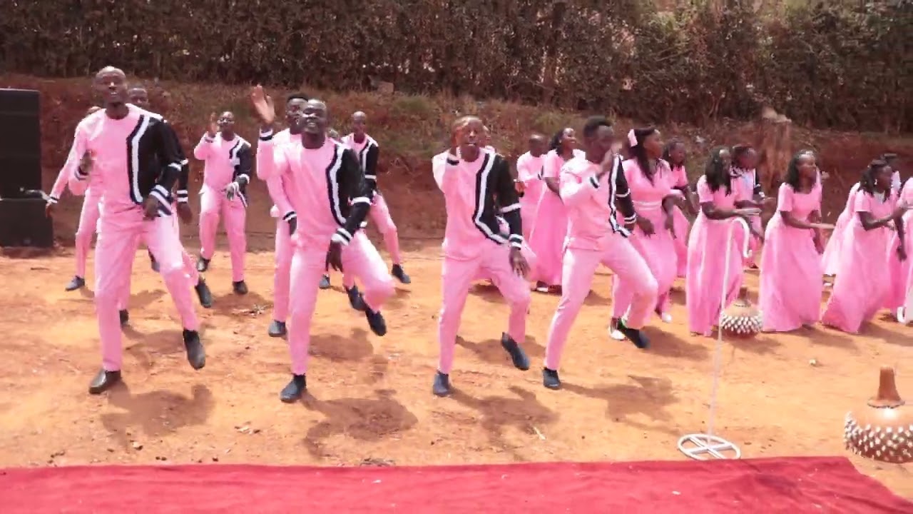 AIC KARIOBAGI CHOIR - MACHAKOS PERFORMING SIMAMA NA MWOKOZI DURING MACHO YA BWANA ALBUM  LAUNCH