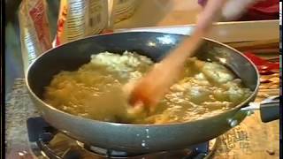 Sihi kahi chandru demonstrated a very unique sweet at sri
bhagyalakshmi food festival in davangere, this halwa is made of
potato, you must see it to believe ...