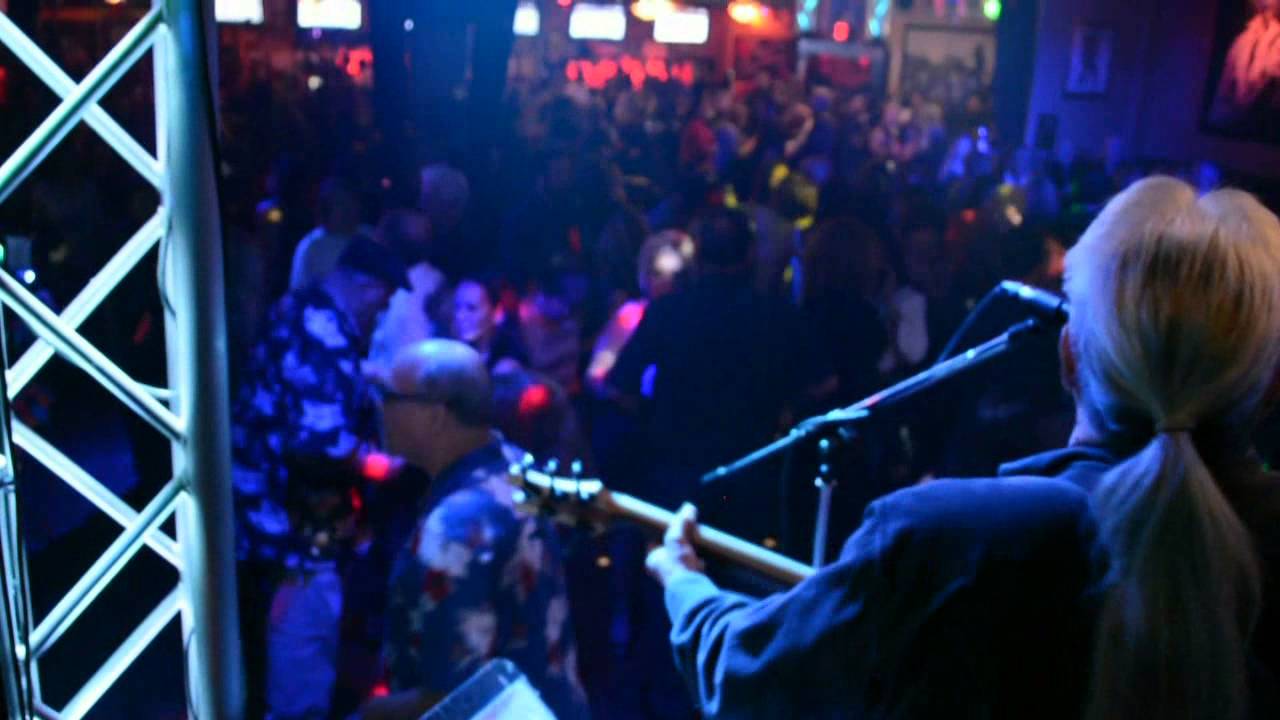 Midwest Coast Performing At The Starting Gate In Los Alamitos CA 1 11