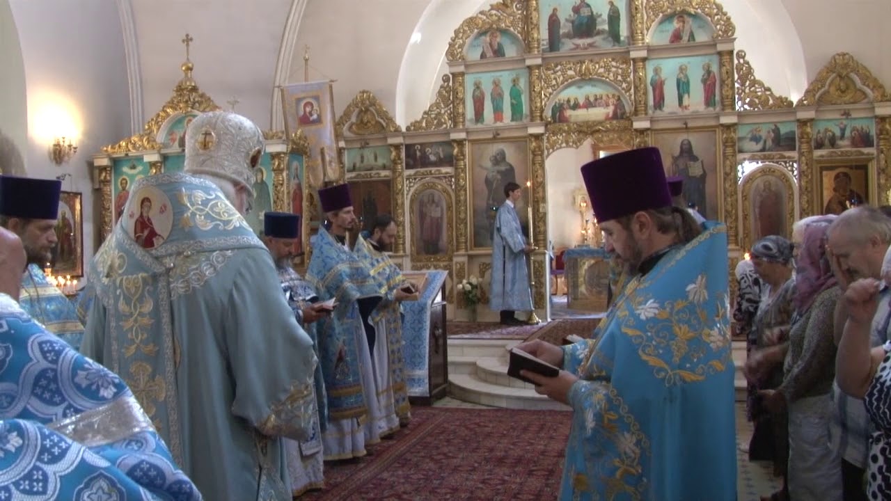 Торжественное богослужение в честь иконы Божьей Матери Феодоровской