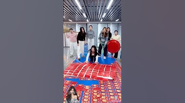 Thử thách dính càng nhiều thưởng càng nhiều tiền siêu zuii #shorts #short #funny #giaitri #haihuoc