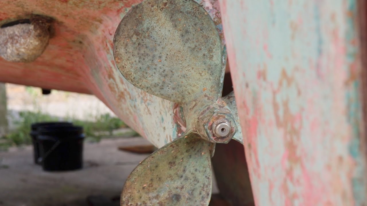 Discovering Whats Missing When Removing the Propellor - Episode 17 - DIY Free Sailboat Refit