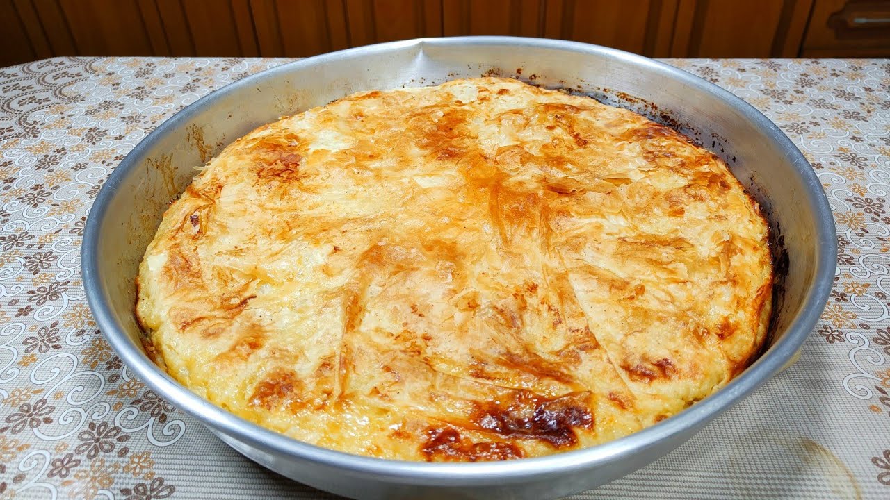 Si të përgatisni me shije byrek me kungull të njomë