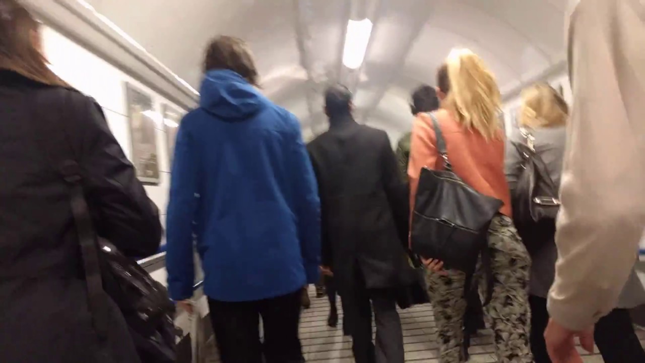 London goes to work - YouTube