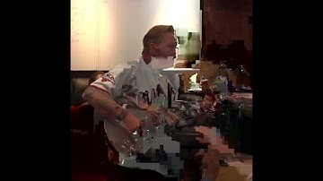 James Hetfield tells Lars Ulrich to f*** off - RARE