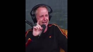 Billy Boyd Tries To Tell Dominic Monaghan A Story But Couldnt Resist Laughing