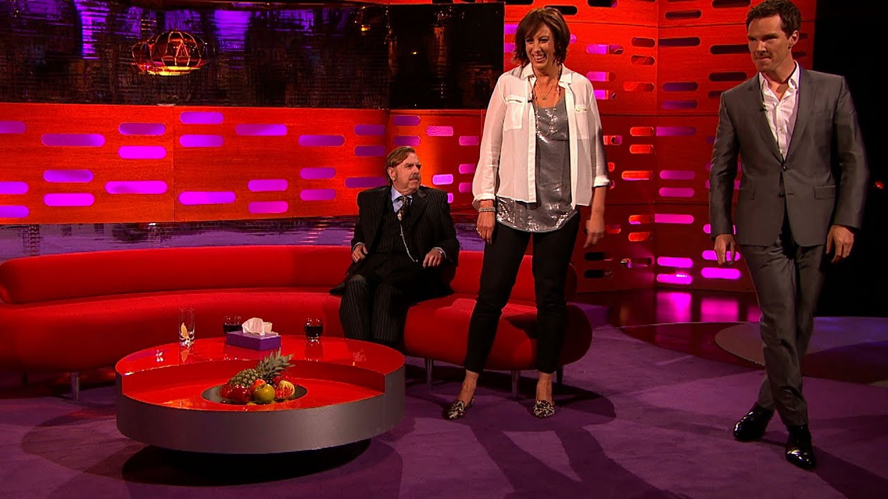 Miranda & Benedict Cumberbatch demo a pop star walk - The Graham Norton Show: Series 16 - BBC