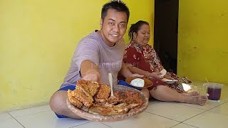 WAYAE SARAPAN LAWOH SAMBEL TERONG DARMI(dadar mie) AMBEK TEMPE || YAYAN GENDOET