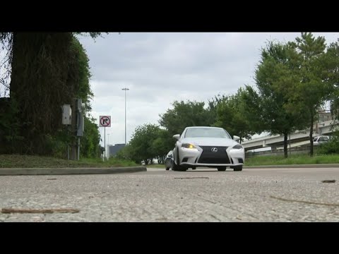 Neighborhood in Afton Oaks to block detour drivers in Galleria area