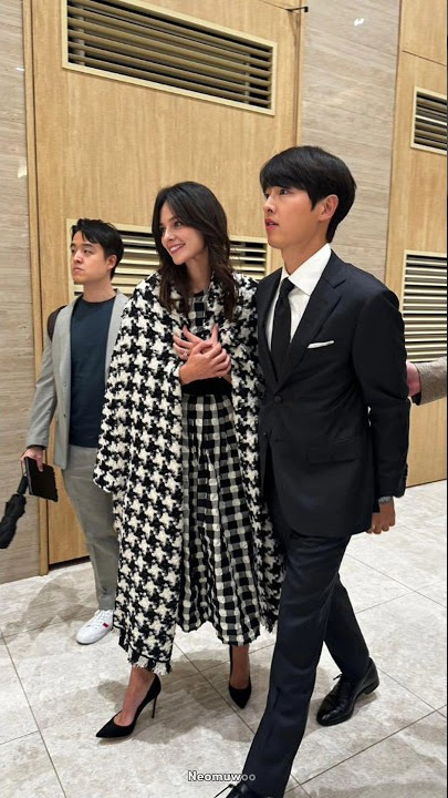 Song Joong Ki and his wife Katy in his sister's wedding ceremony #sjk