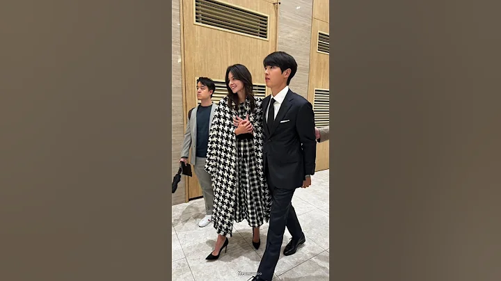 Song Joong Ki and his wife Katy in his sister's wedding ceremony #sjk - DayDayNews