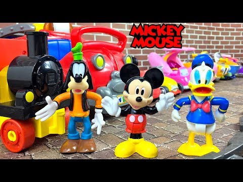 COLECTIA DE MASINI DIN GARAJUL LUI MICKEY MOUSE - PLIMBAREA CU TRENUL SI PRIETENII SPRE PLAJA