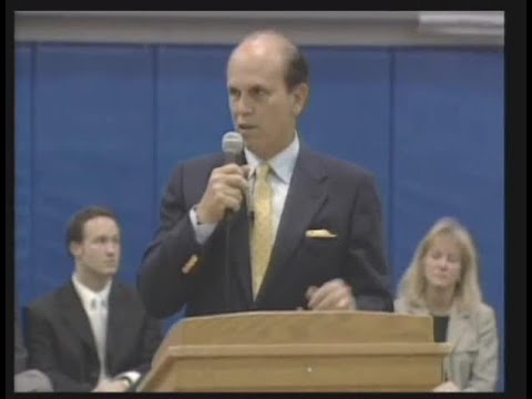 Video: Michael Milken Nettowaarde: Wiki, Getroud, Familie, Trou, Salaris, Broers en susters