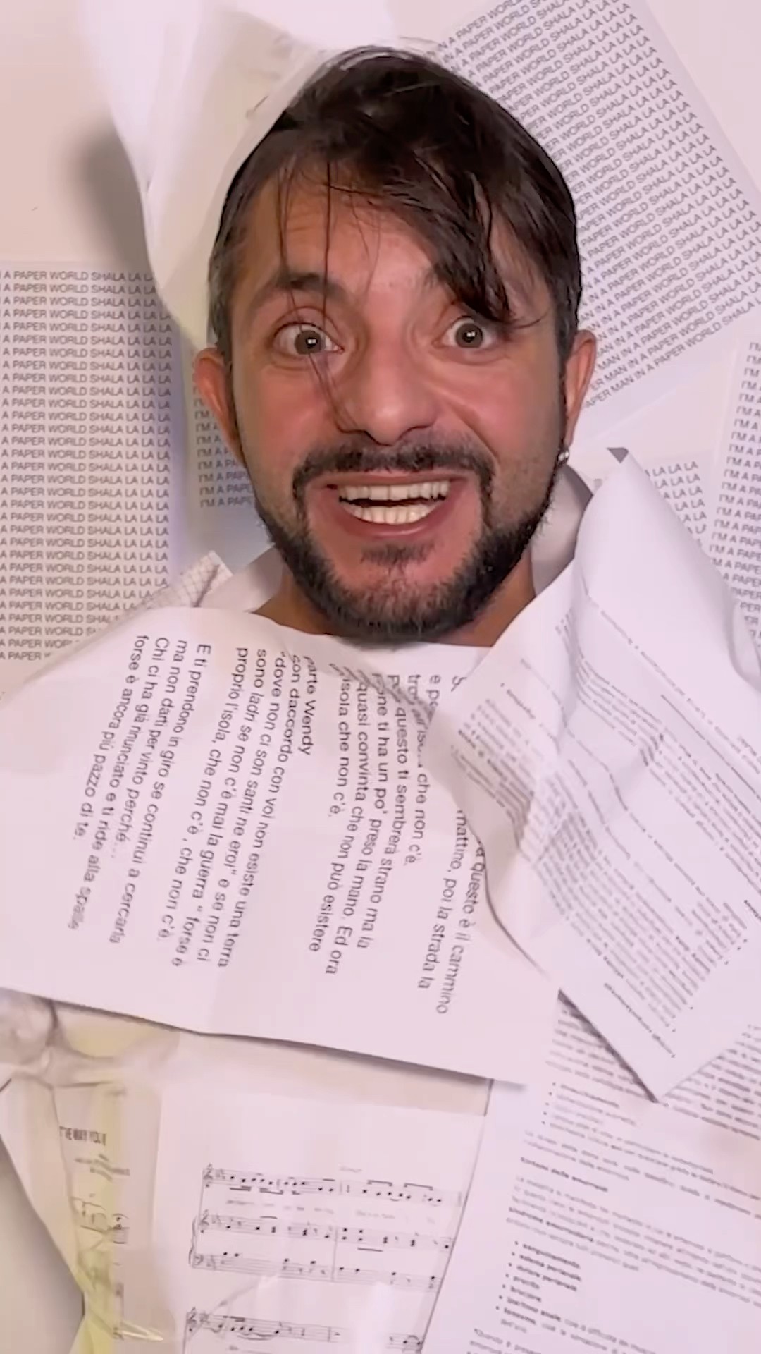 #shorts Playing with Paper #funny #comedy #paper #mercuri_88 #playing #paperart