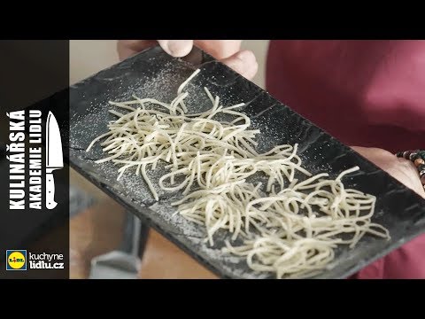 Video: Jak Připravit Polévkové Nudle
