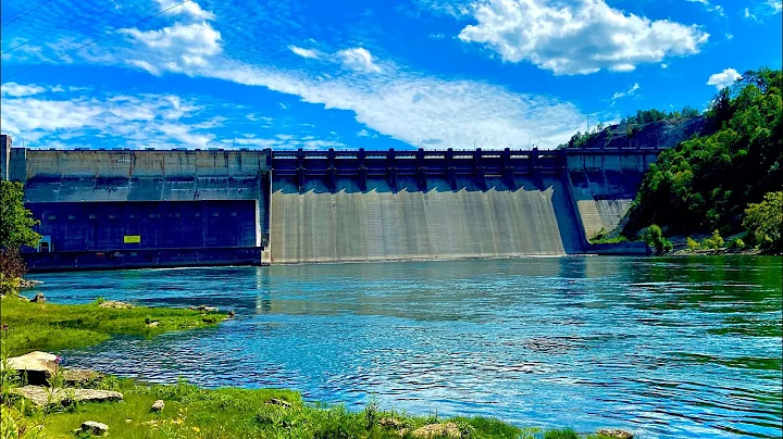Fishing Wolf Creek Dam for BIG Walleye and Smallmouth Bass!!!