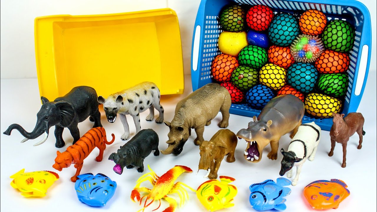 Learn Farm Animals with Ms Toy Animal Sounds and Colors Videos for