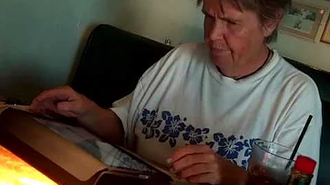 Jan Abbott and the iPad Harbor Grill HI 6-1-10.mp4