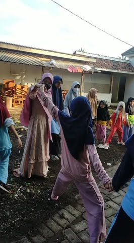 Kegiatan senam pagi (2)