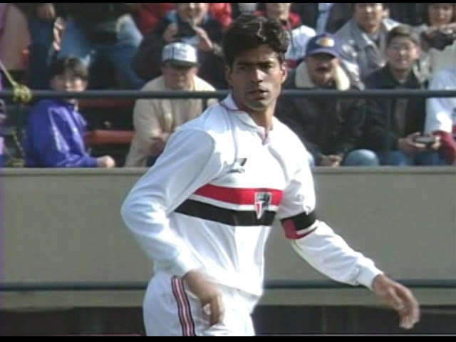 1992 Toyota Cup Final Sao Paulo v Barcelona English - YouTube