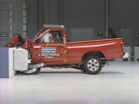 1998 Nissan Frontier moderate overlap IIHS crash test