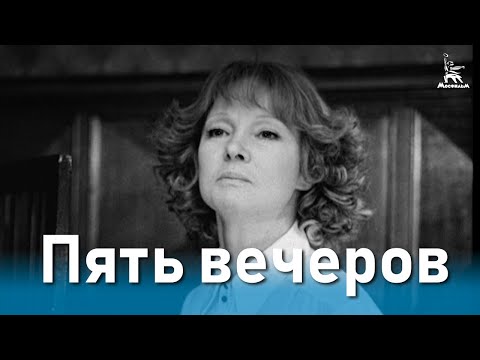 Видео: Терапията кучета земя в Далас Форт Уорт летище