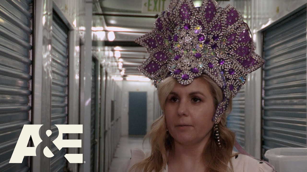 Storage Wars: Brandi and Jerrod Score Vintage Dance Costumes (Season 12) | A&E