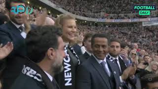 جماهير نيوكاسل تستقبل رئيس النادي ياسر الرميان بالتصفيق والأهازيج