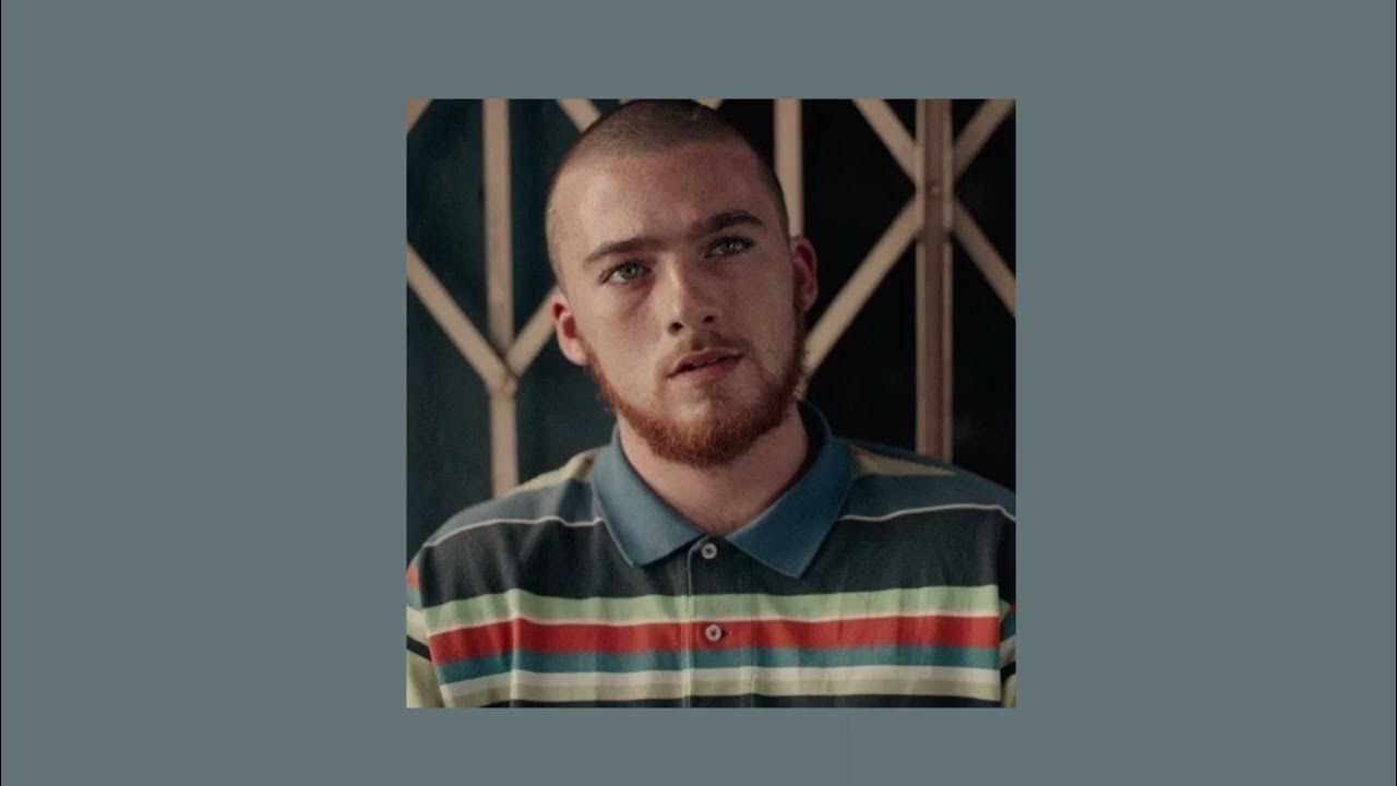 песня он гениален предложил. доклад о сильной личности. я гениальный сыщик слова. бременские музыканты ноты сыщика. Wokawona не люби.