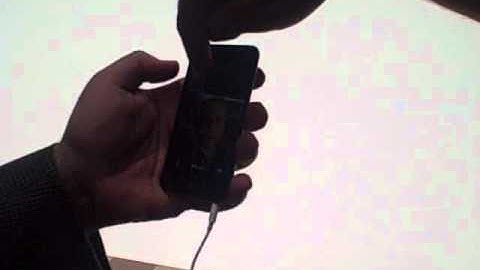 Product Review: FaceTime video call demo on iPod Touch