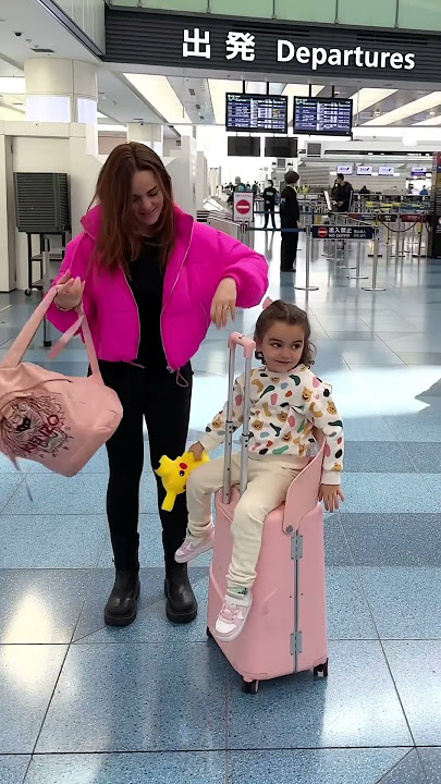 This is the coolest travel product, a carry-on that your child can ride on 🥰 #travel #travelhack