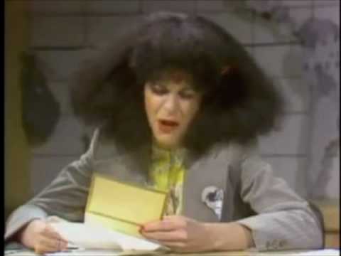snl night saturday cast roseanne roseannadanna rosanna skits characters gilda danna radner smoking rosannadanna 70s members missed never female rosanne