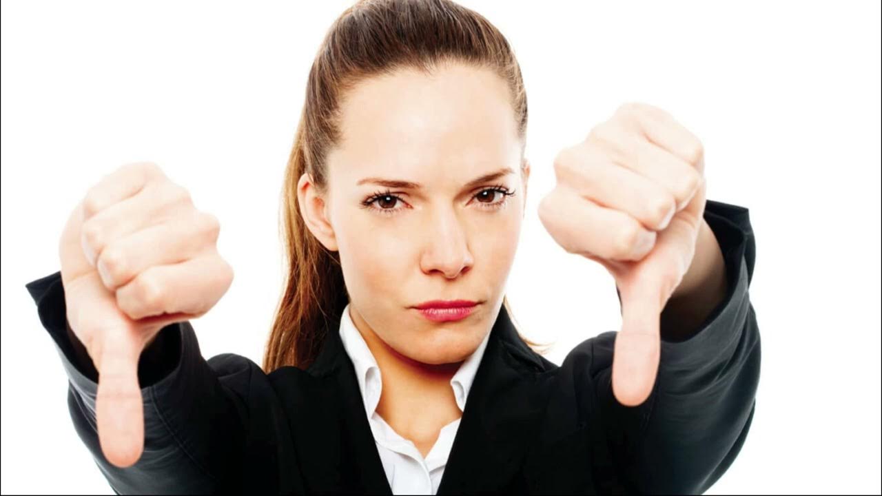 Недовольная женщина. Не довольный клиент. Агрессивный человек. Не довольный клиент. Не довольный клиент.