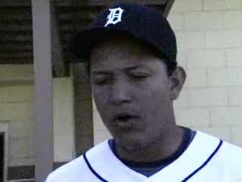 Miguel Cabrera chats at Tigers camp