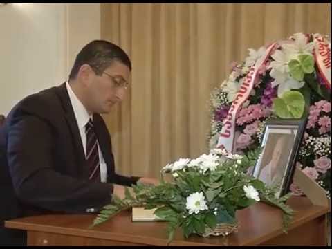 გიგი გიგიაძემ უნგრეთის საელჩოში სამძიმრის წიგნში ჩანაწერი დატოვა