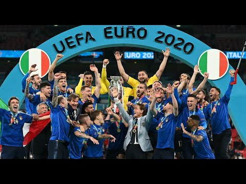 Video: Classifiche Del Regno Unito: La Coppa Del Mondo Alza La Coppa Del Mondo