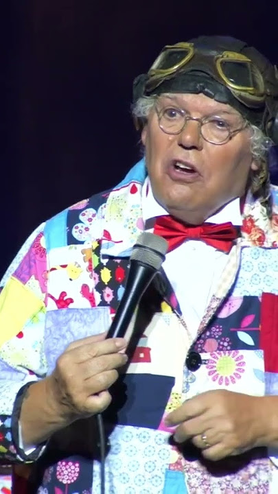 🎤 Chubby Brown Roasts Donald Trump | Classic UK Comedy #Shorts 🤯🇬🇧🇺🇸